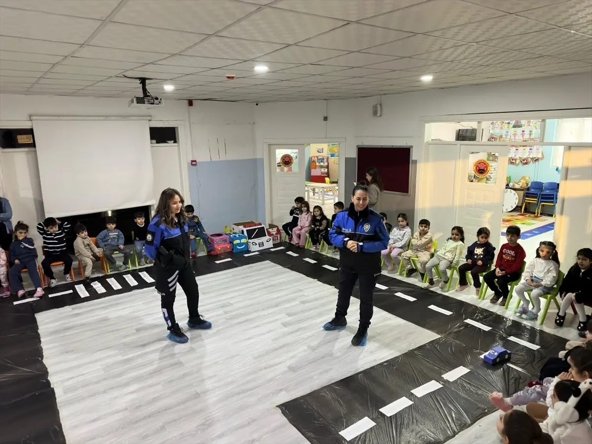 Cizre\'de Öğrencilere Trafik Eğitimi