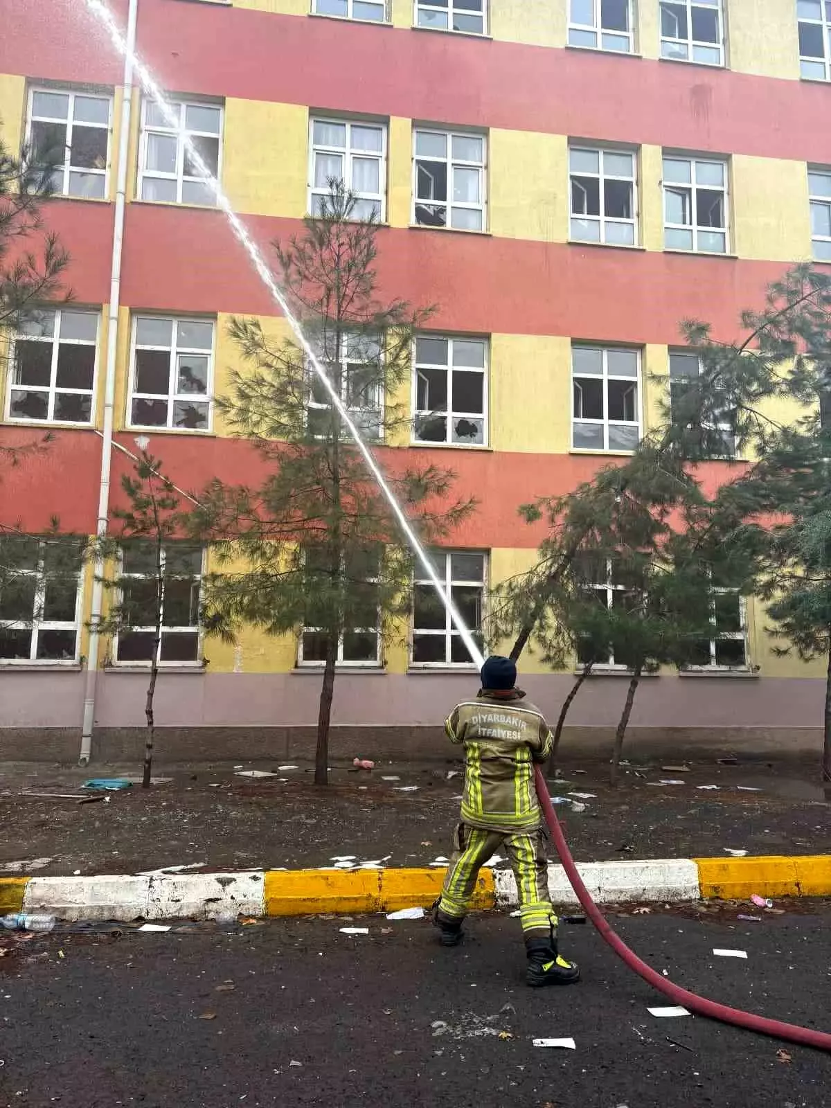 Boşaltılan Okulda Yangın Çıktı