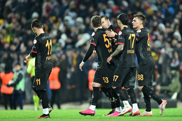 Galatasaray, Fethiyespor'u son bölümde bulduğu gollerle devirdi