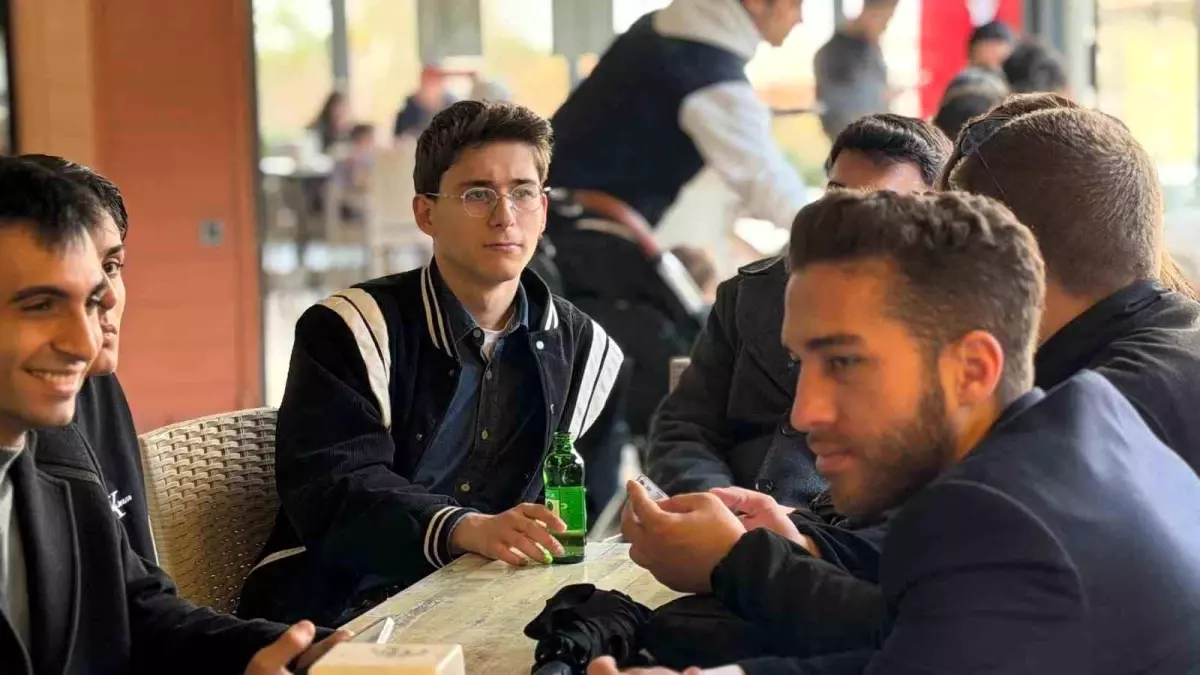 Gençlik Kafe gençlerin buluşma noktası oldu