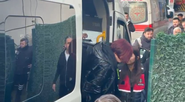 Gözaltındaki Oktay Kaynarca ve Emel Müftüoğlu'ndan ilk görüntü Gözaltındaki Oktay Kaynarca ve Emel Müftüoğlu'ndan ilk görüntü