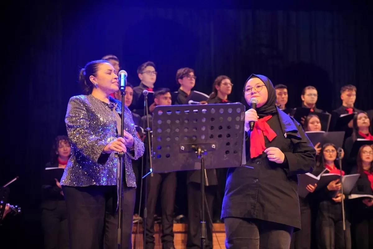 Isparta\'da \'Kim Var?\' Sanat Oratoryosu Sahnelendi