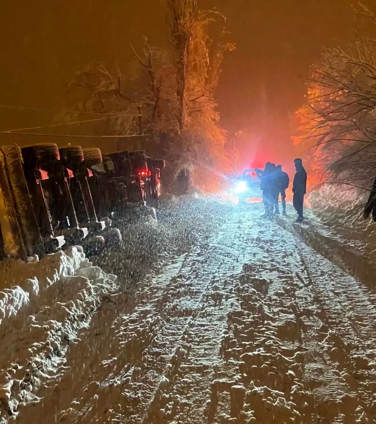 Çelikhan\'da CNG Tankeri Devrildi