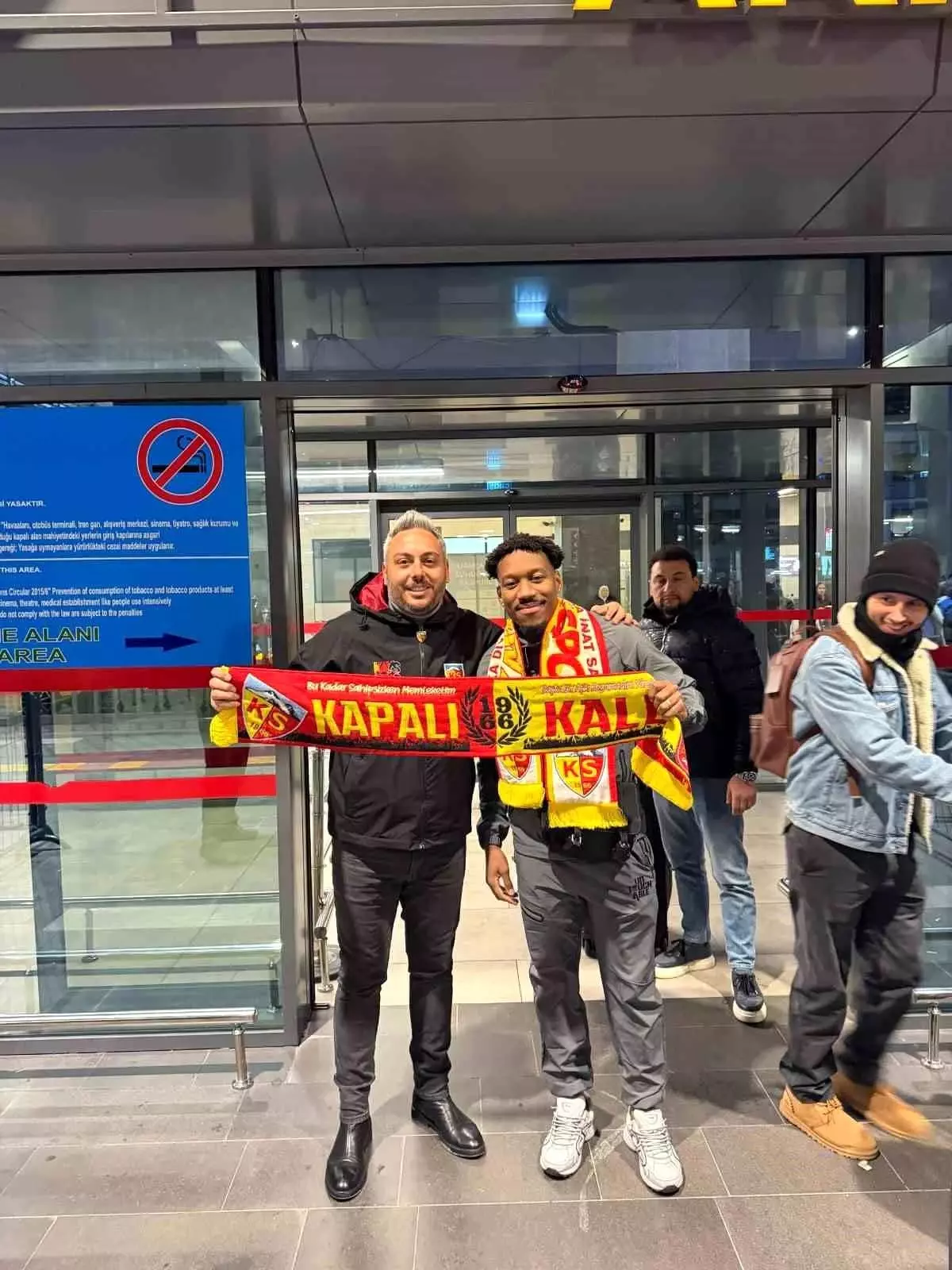 Kayserispor\'a Yeni Sağ Bek: Ronael Pierre-Gabriel