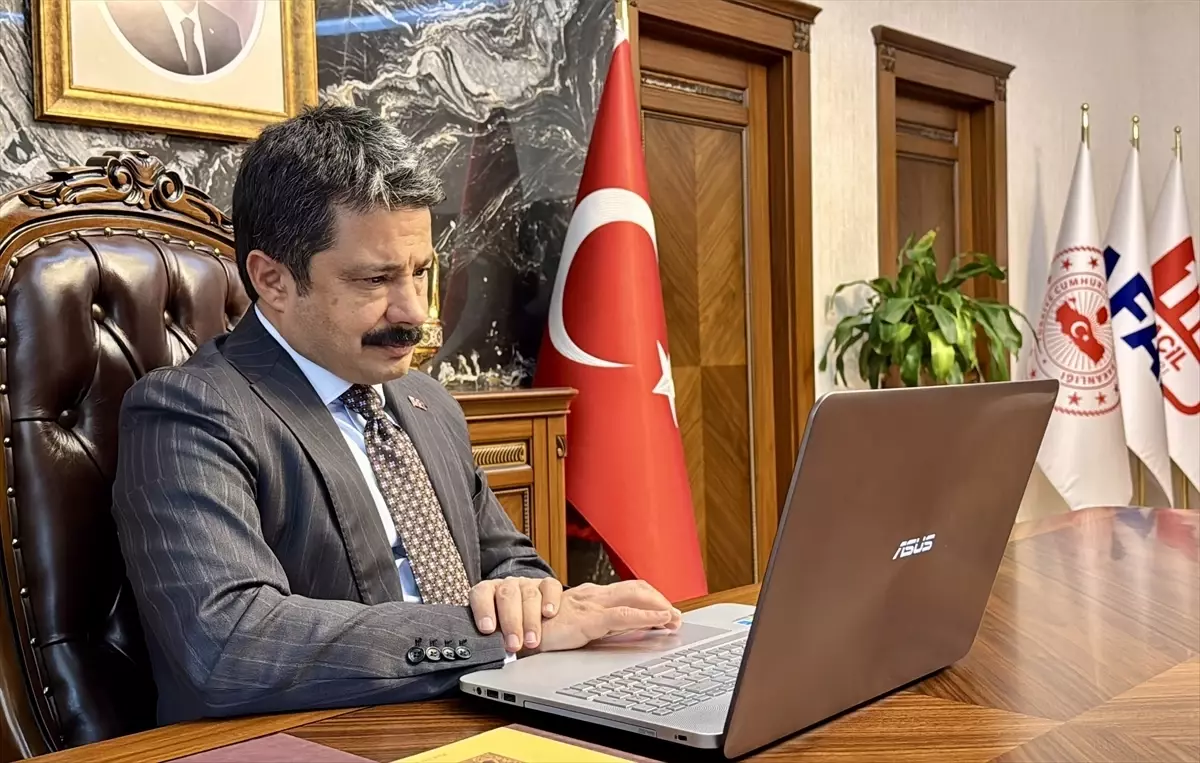 Kırşehir Valisi Demiryürek, \'Yılın Kareleri\' Oylamasına Katıldı