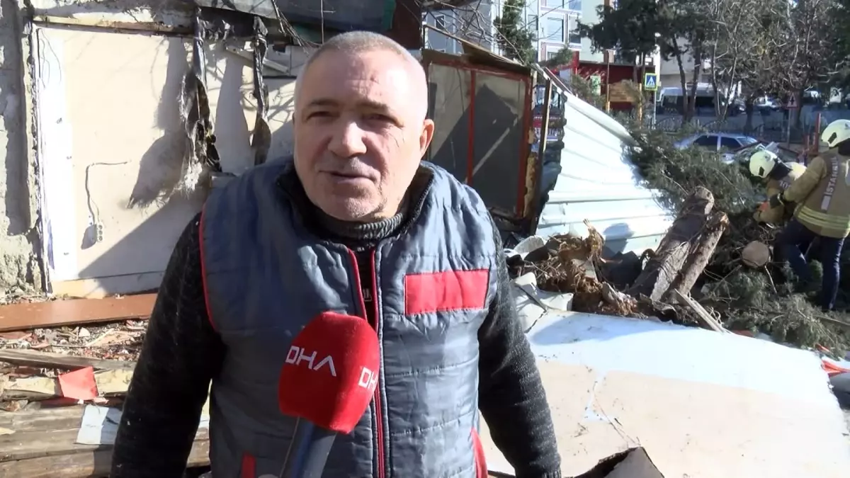 Maltepe\'de Ağaç Devrildi, Araç Hasar Gördü