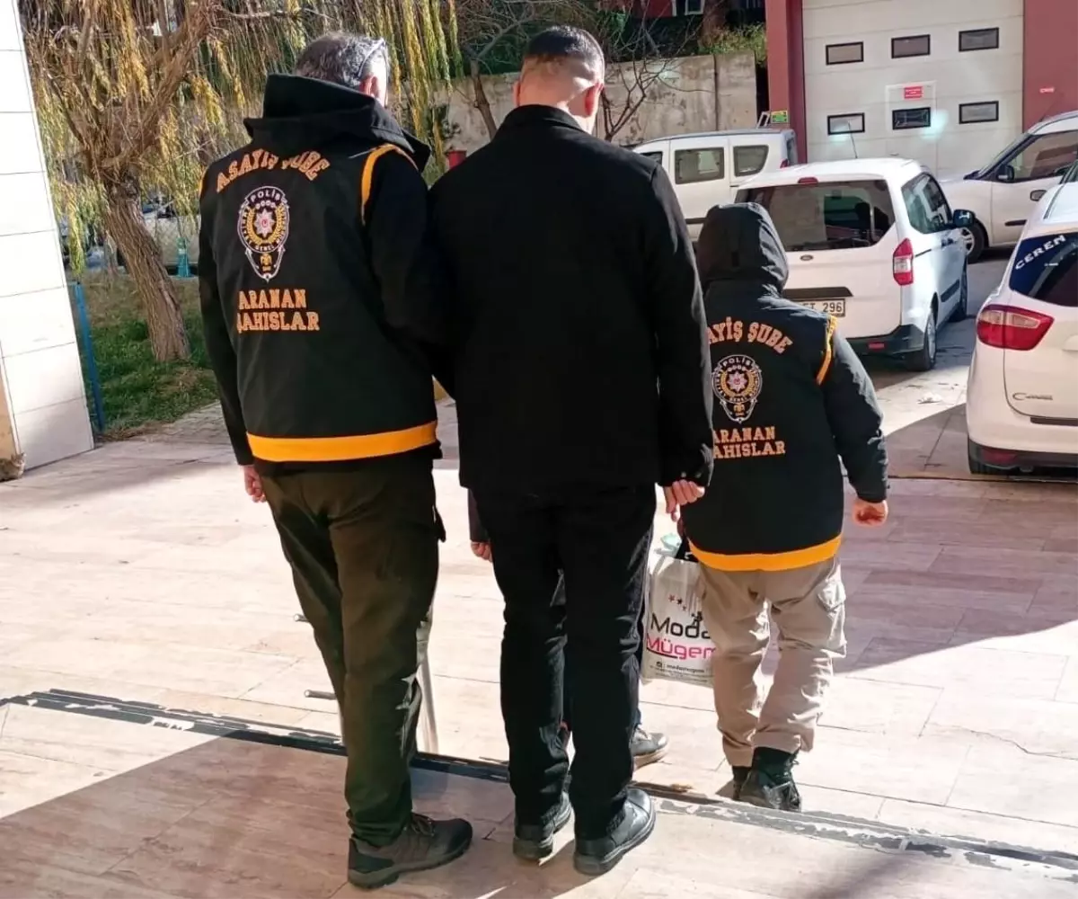 Manisa\'da 37 Yıl Hapis Ceza Alan İki Firari Yakalandı