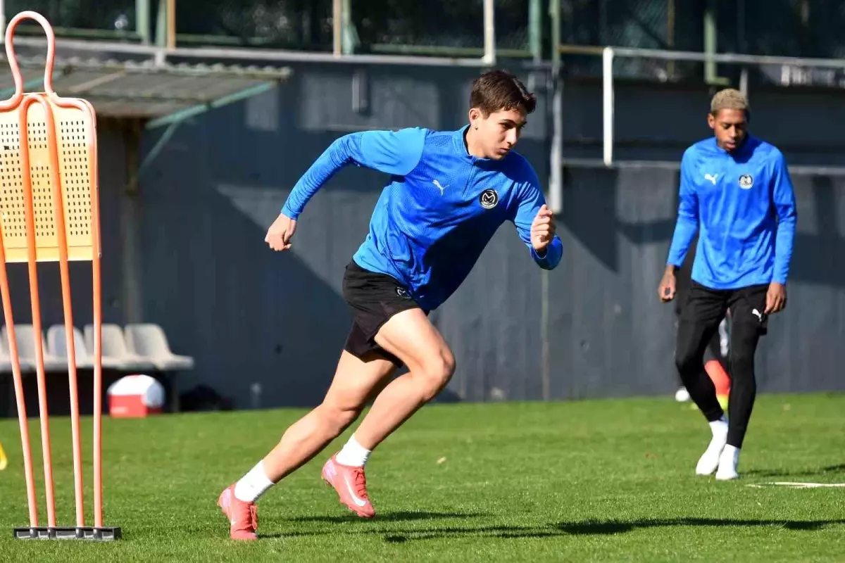 Manisa FK, Ümraniye\'yi Geçti