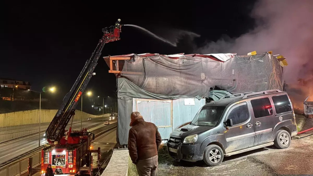 Eskişehir\'de Marangoz Atölyesinde Yangın