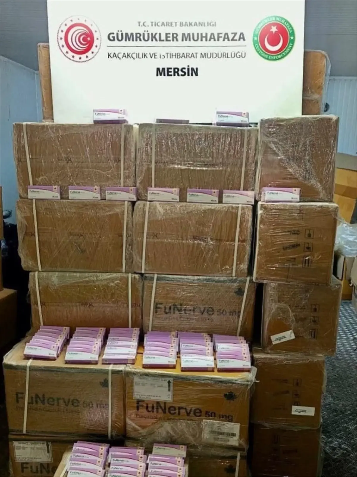 Mersin\'de 280 Bin Sentetik Ecza Hapı Ele Geçirildi