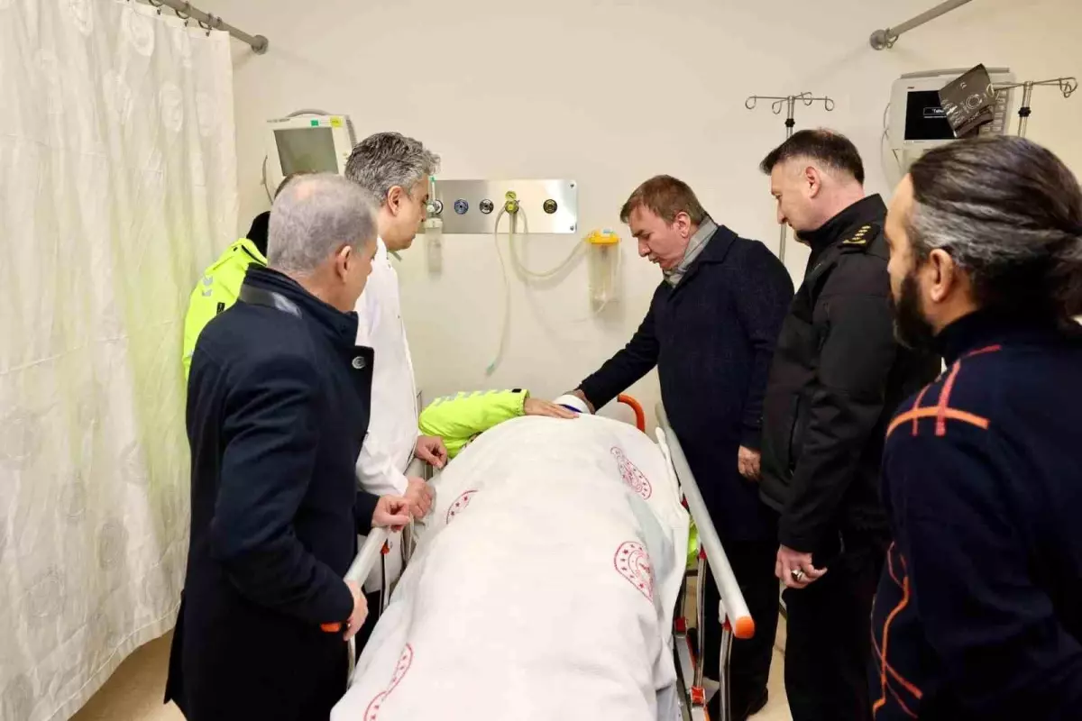 Vali Aydoğdu\'dan Yaralı Polislere Ziyaret