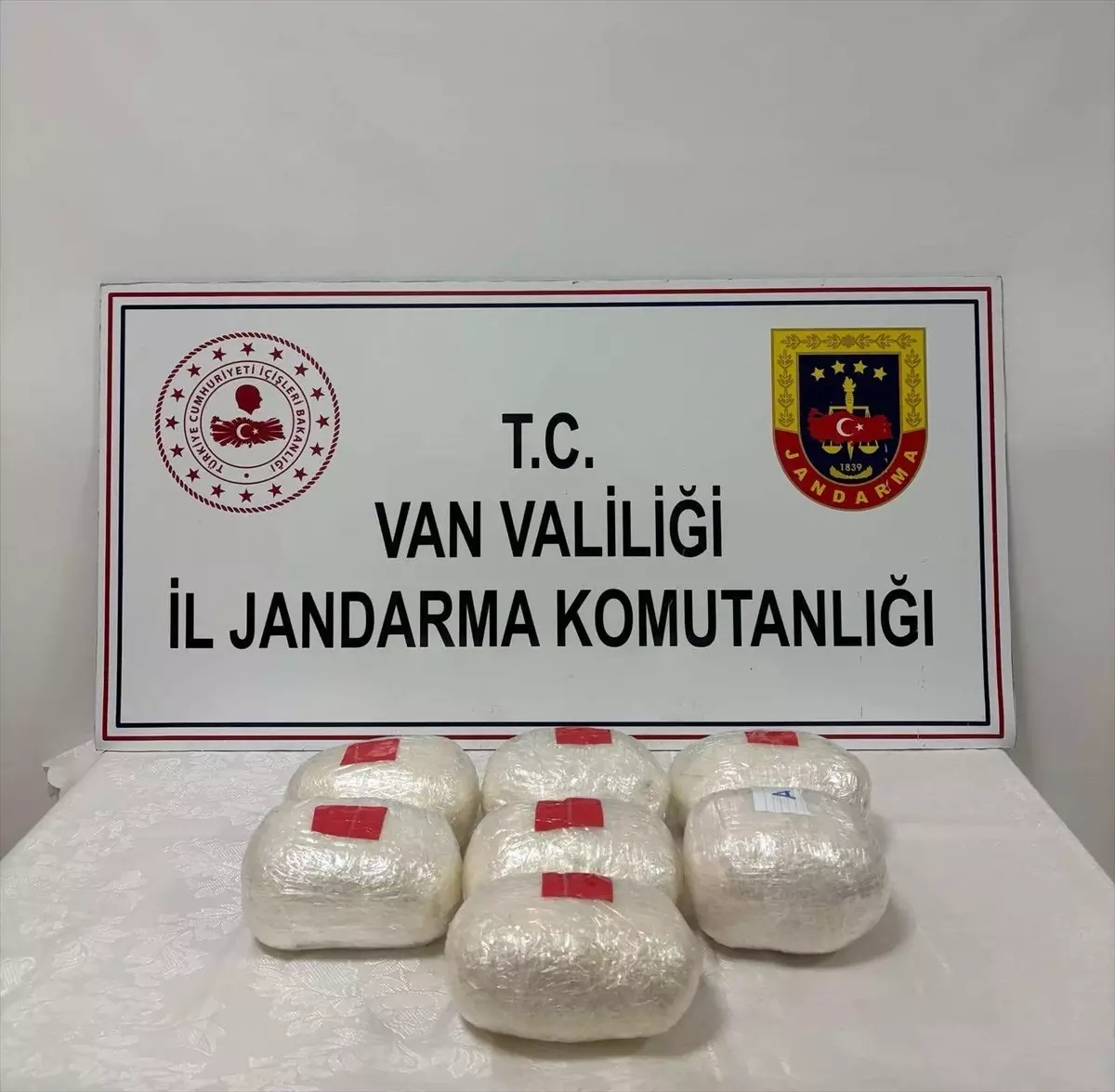 Van\'da 7.2 Kilogram Uyuşturucu Ele Geçirildi