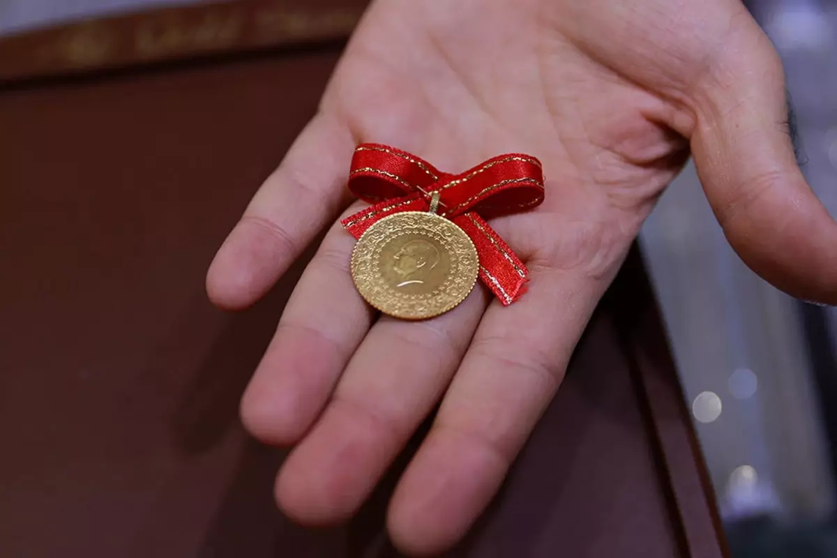 Altın fiyatları durdurulamıyor: Çeyreğin saatler içerinde kazandığı değere bakın