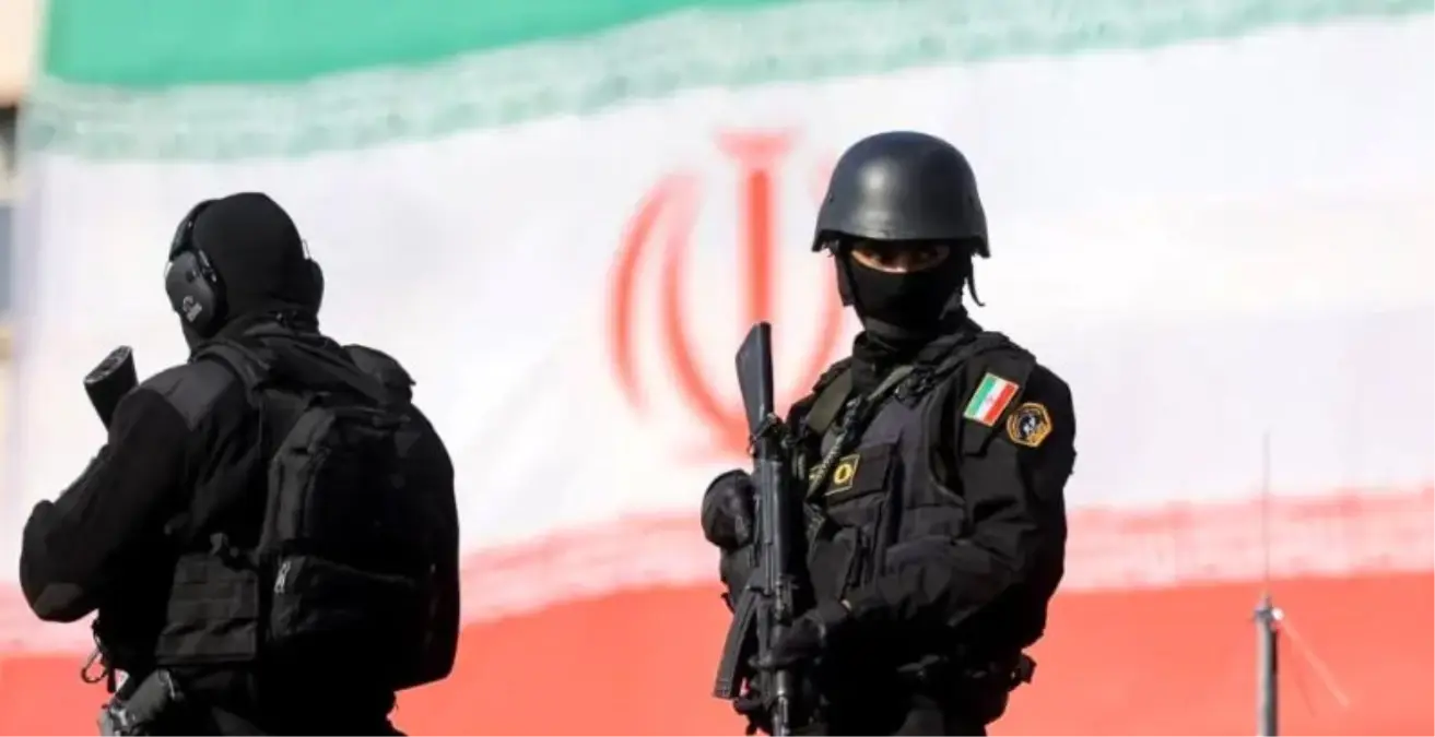 İran\'da Rejim Krizi: Yavaş ve Ani Çöküş