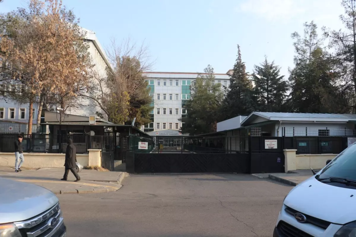 Diyarbakır\'da 4 kişinin tutuklanması