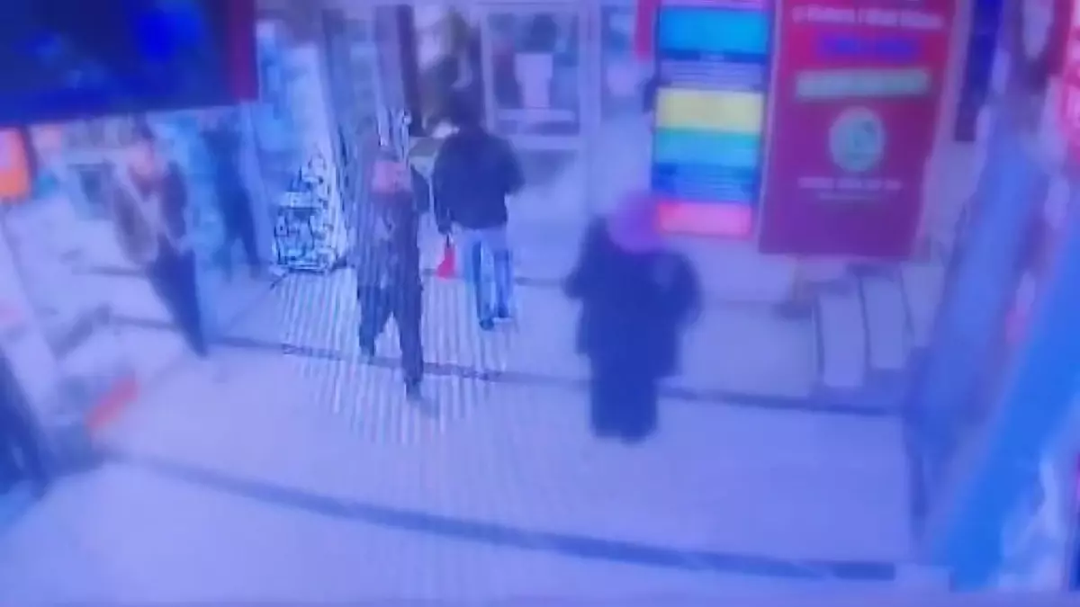 Doğubank\'ta iş yerine ateş açan şüpheli yakalandı; silahlı saldırının yeni görüntüleri ortaya çıktı