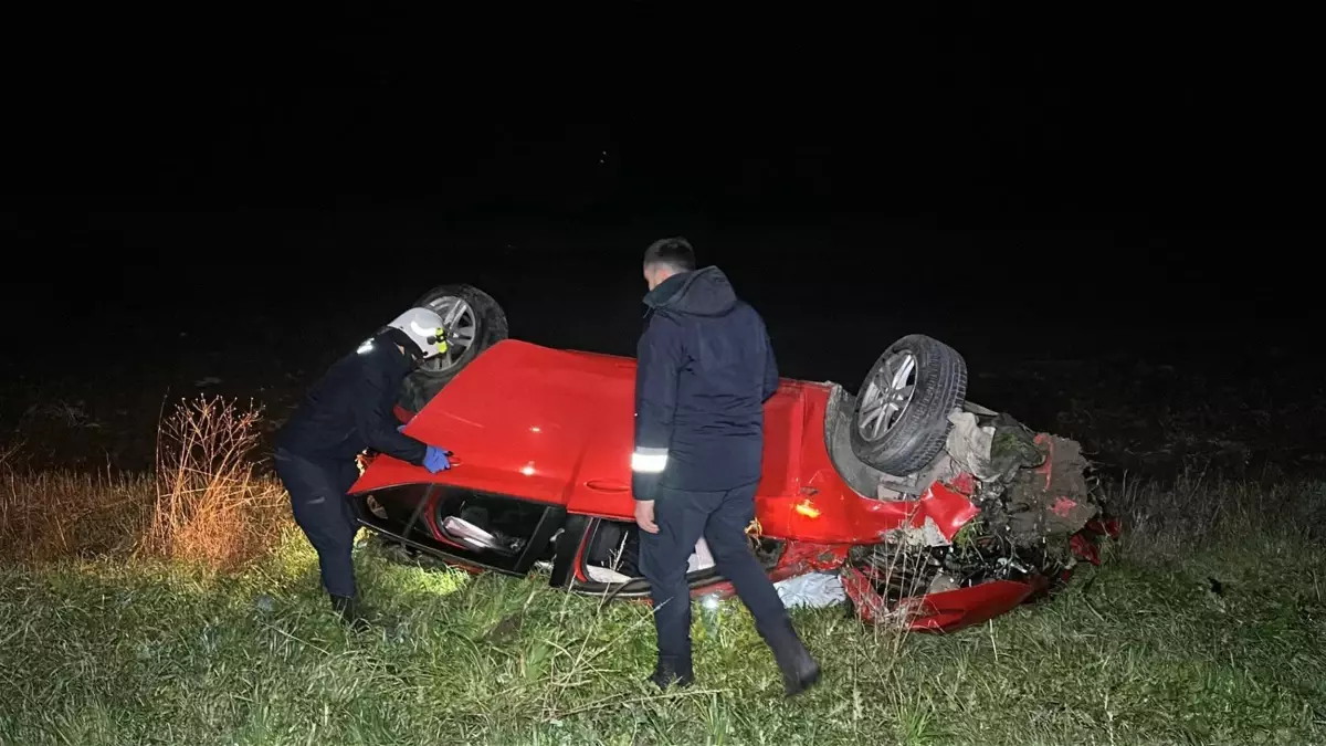 Edirne\'de Takla Atan Araçta 2 Yaralı