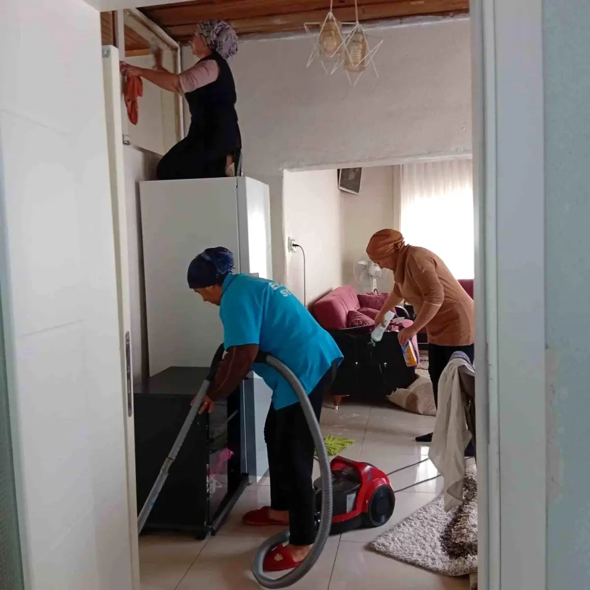 Erzin\'de Yaşlı ve Engellilere Temizlik Projesi