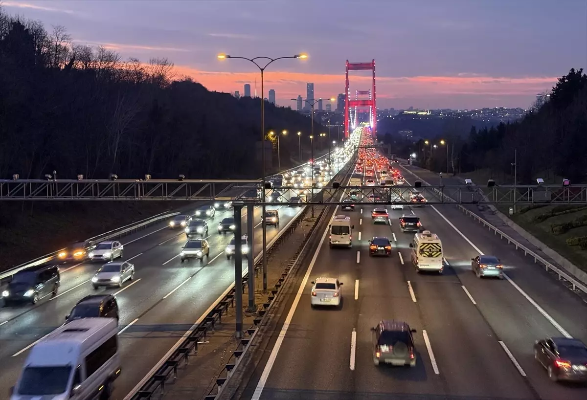 İstanbul\'da Trafik Yoğunluğu Yüzde 85