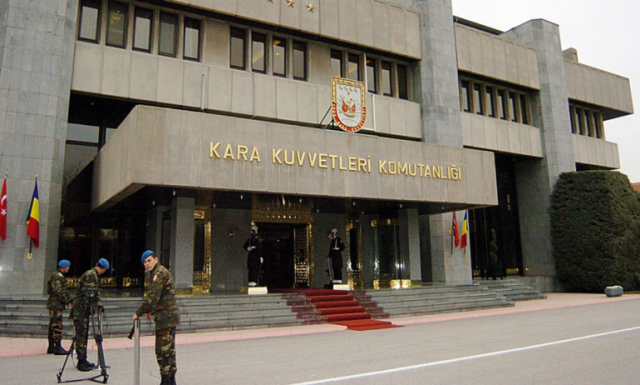 Kara Kuvvetleri Komutanlığı'na ait askeri yük ve yolcu taşıma ihalelerinde 23 milyon TL kamu zararı iddiasıyla 21 şüpheliden 5'i tutuklandı