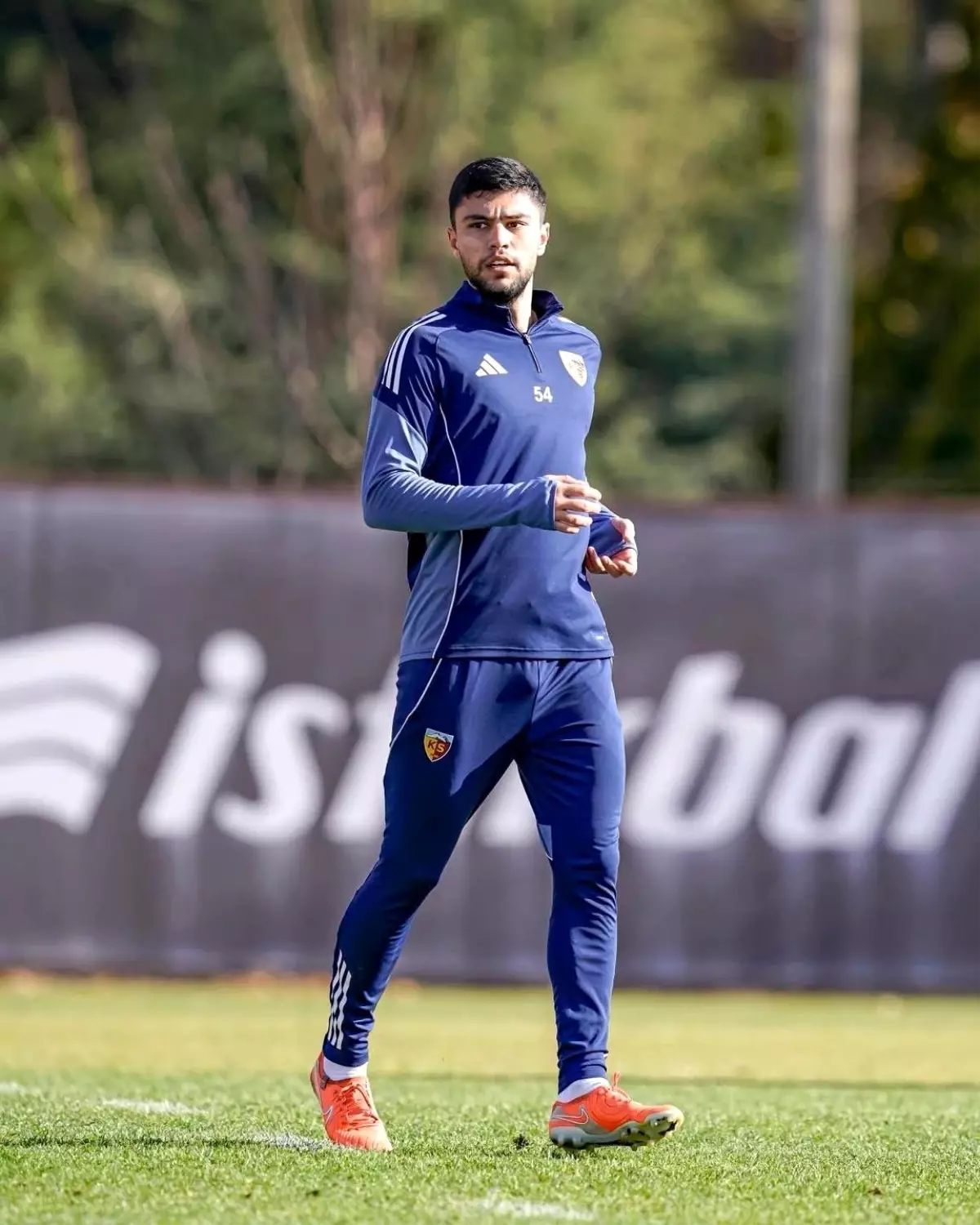 Kayserispor, Arif Kocaman\'ı Sakaryaspor\'a Kırdı