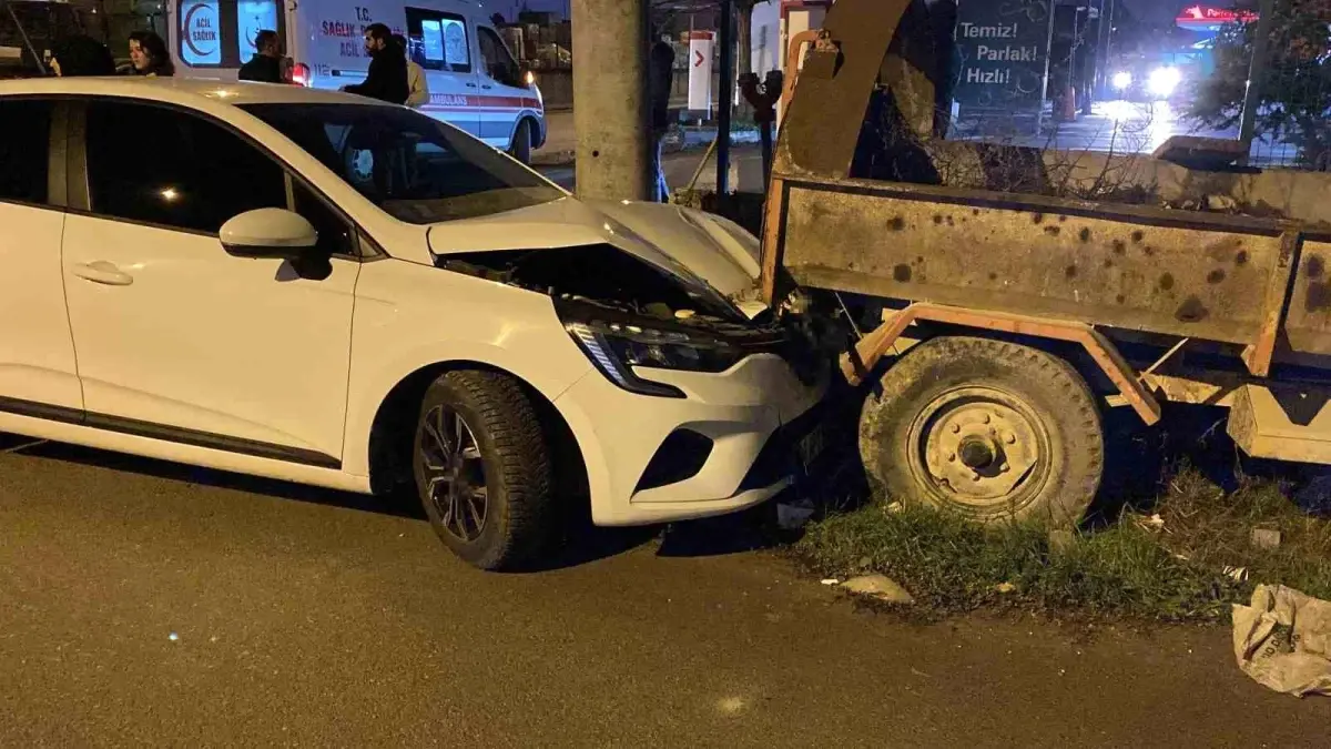 İnegöl\'de Trafik Kazası: 2 Yaralı