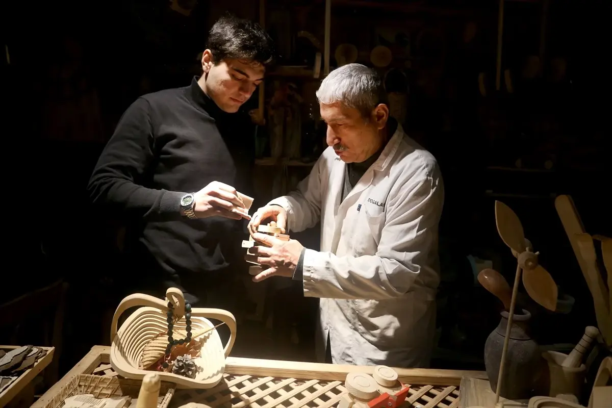 Ahşap Ustası Mikail Fırat\'ın Sanatı