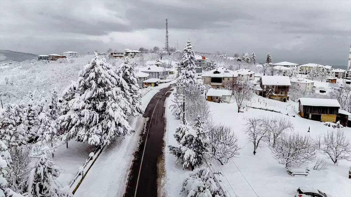 Kocaali\'de Kar Manzaraları Dronla Görüntülendi