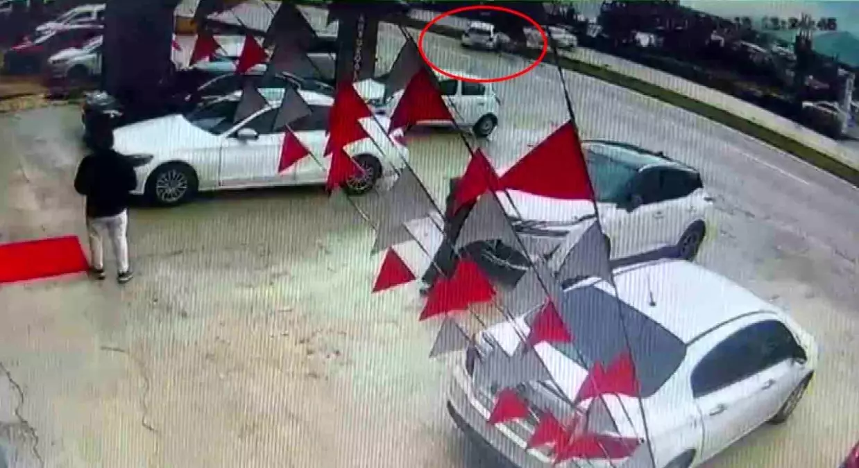 Defne\'de Kaza Anı Kamerada