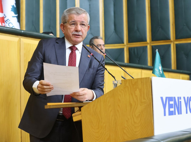 Yeni Yol Grup Toplantısı... Davutoğlu: 'İsrail'i Değil Türkiye Sınırına, Türkiye'nin Havasının Estiği Hiçbir Yere Yaklaştırmayız'