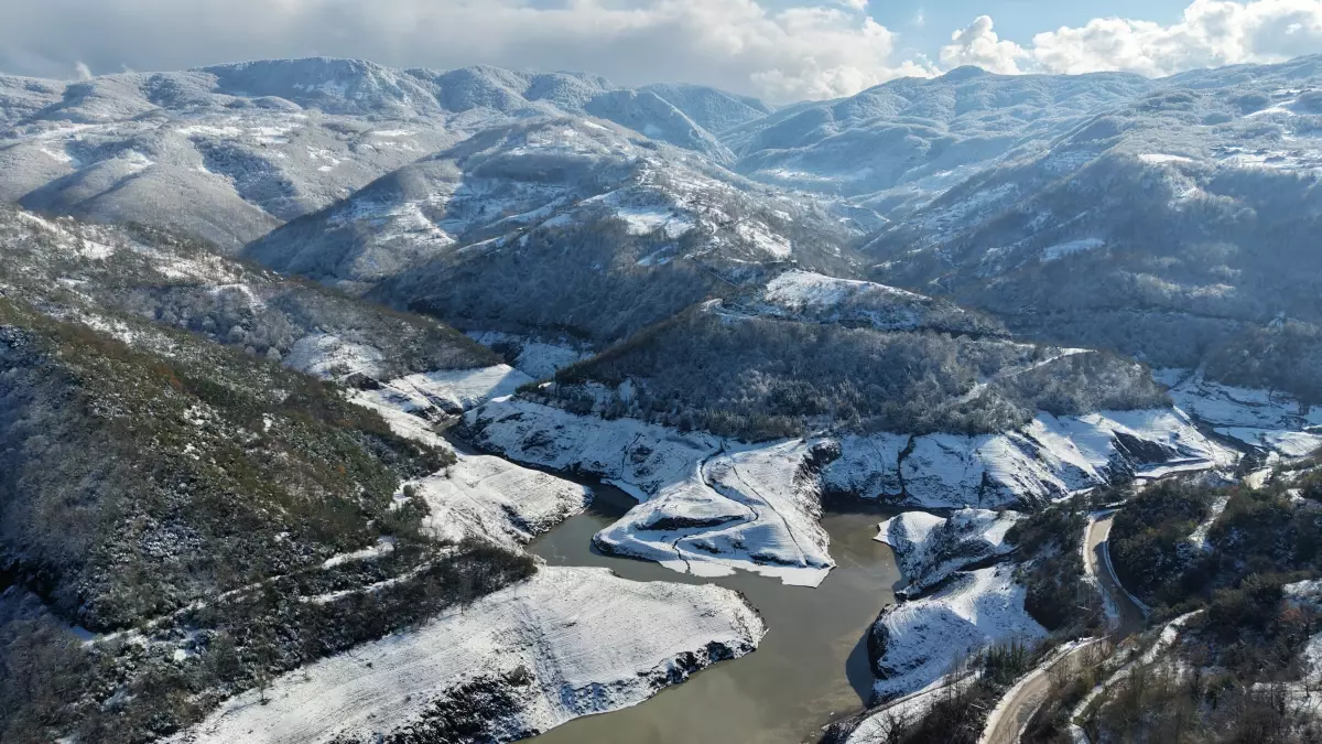 Kocaeli\'de Kar Yağışı Baraj Su Seviyesini Artırdı