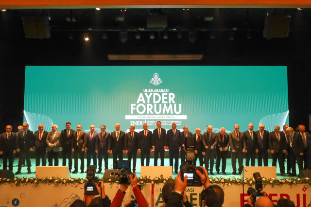 Bakan Bayraktar'dan Ayder Forumu'nda net mesaj: Enerjide dışa bağımlılığı bitireceğiz