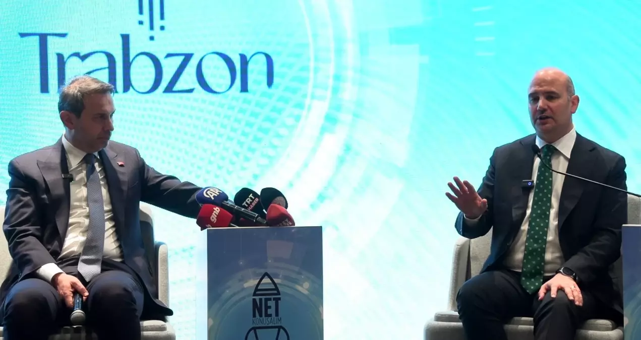 Bakan Bayraktar Trabzon\'da Gençlerle Buluştu