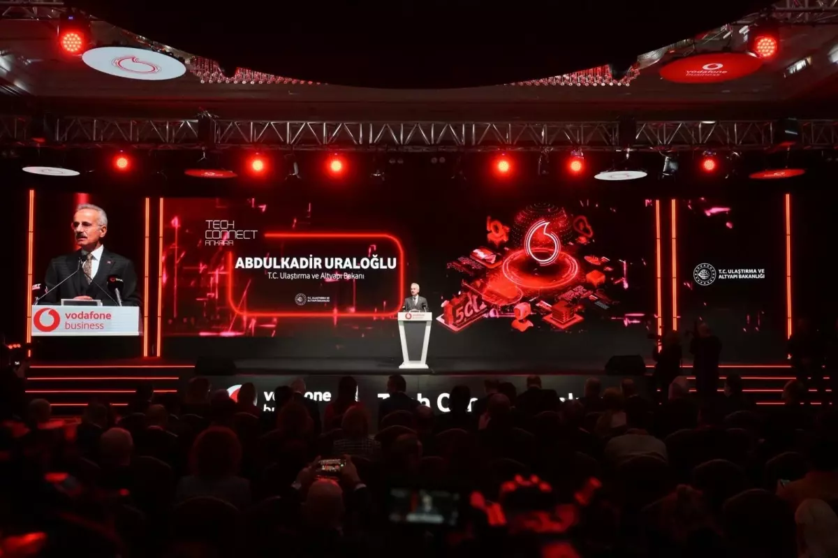 Bakan Uraloğlu: 5G yetkilendirme ihalesiyle 3 milyar 534 milyon dolar gelir elde ettik