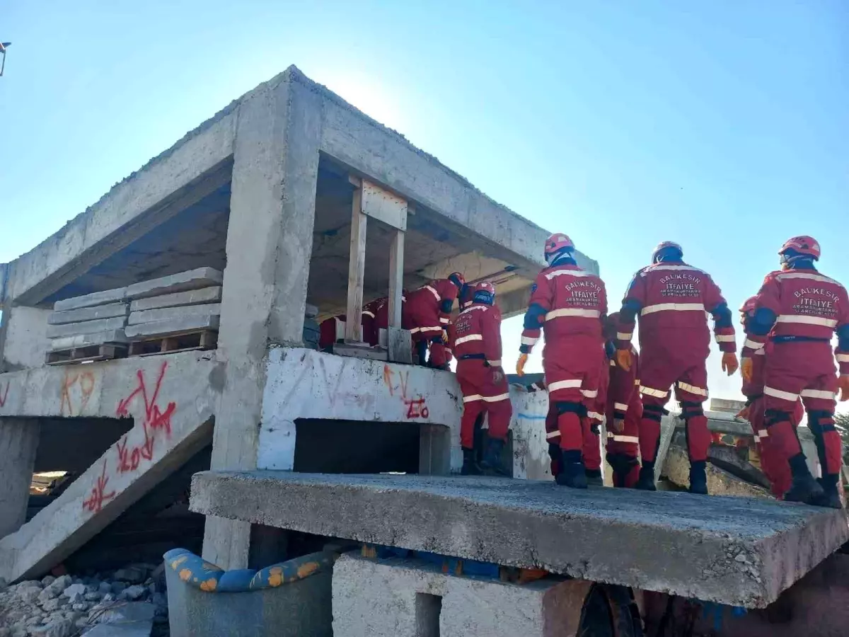 Balıkesir İtfaiyesi\'nin kahramanları afetlere karşı güçleniyor