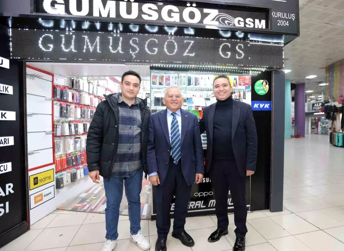 Başkan Büyükkılıç\'tan Hunat Çarşısı esnafı ve vatandaşlarla samimi buluşma