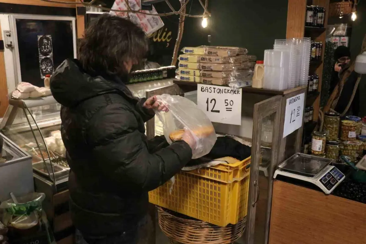 Erenler\'de Ekmek Fiyatı 12,5 Liraya Düşürüldü
