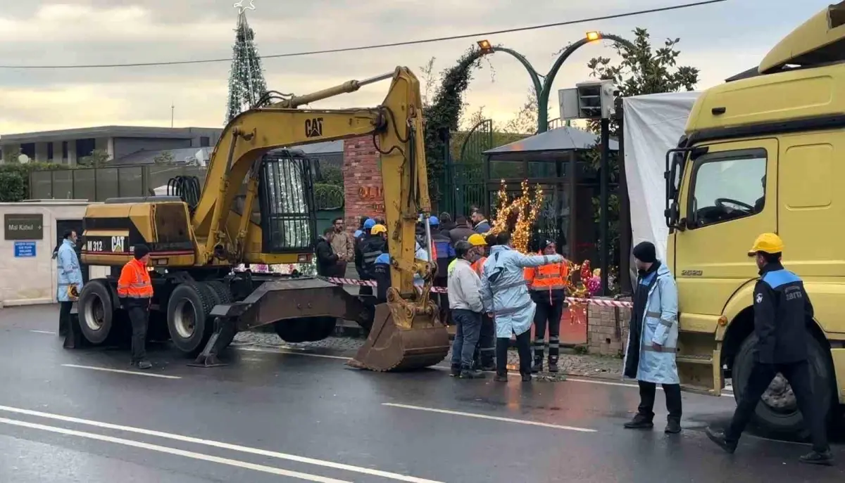 Beşiktaş\'taki ünlü gece kulübünün kaçak bölümleri yıkılıyor