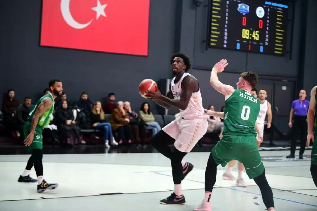 Çayırova Belediyesi, Federasyon Kupası\'nda yarı finale yükseldi