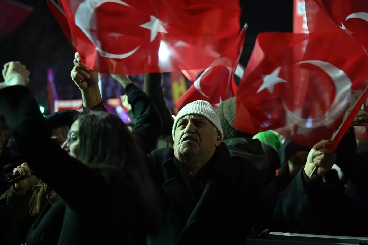 Özgür Özel Beşiktaş\'ta Yolsuzluk İddialarını Açıkladı