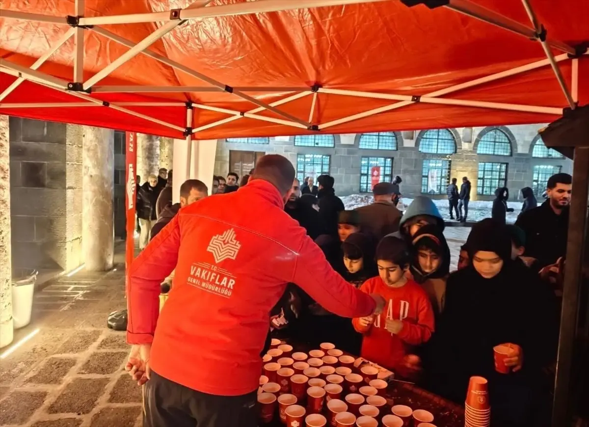 Diyarbakır\'da Miraç Kandili\'nde Salep İkramı