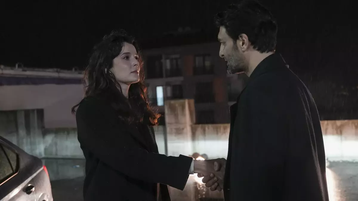 Eşref Rüya Yeni Yıl Bölümü ile Zirveye Çıktı