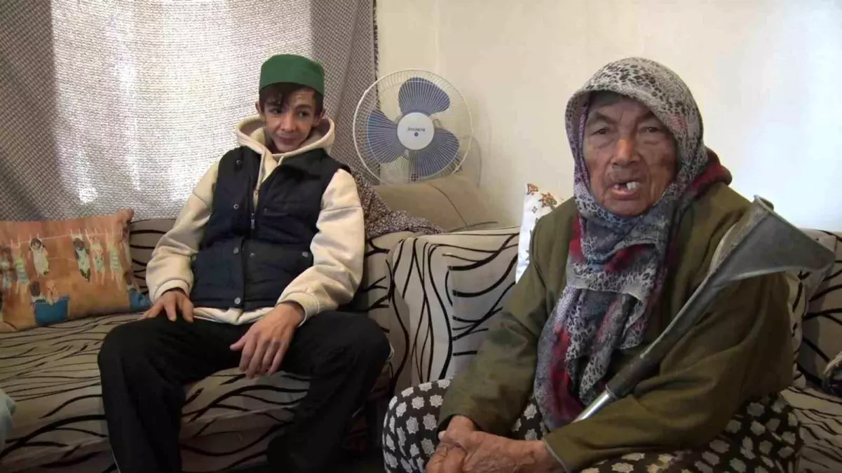 Arkadaşını Yardımcı Olurken Kandırdı