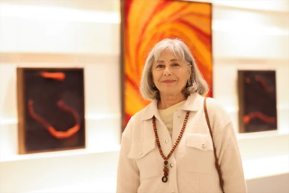 DenizBank\'ta \'Ağlı Hikayeler\' Sergisi