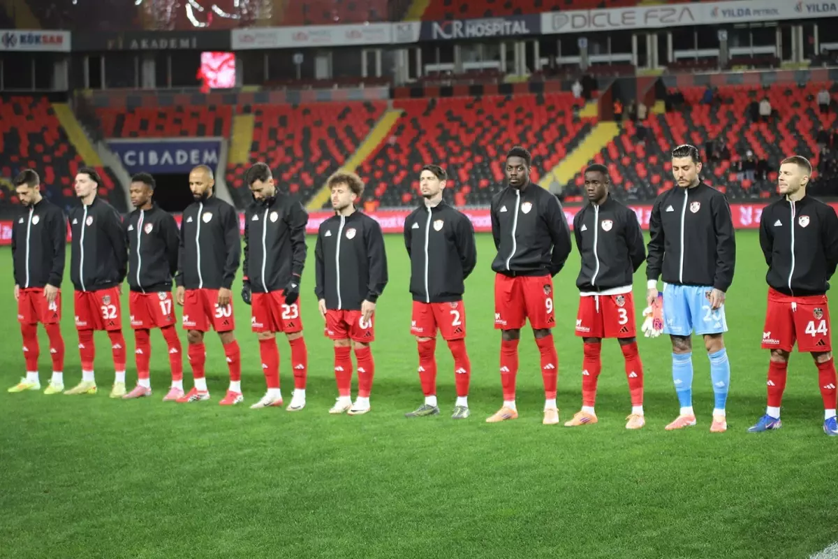 Gaziantep FK\'ya Galatasaray maçı öncesi şok