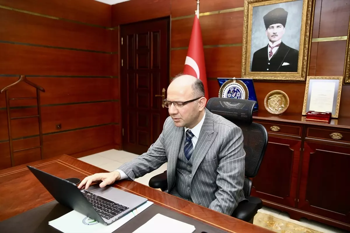 Giresun Valisi \'Yılın Kareleri\' Oylamasına Katıldı