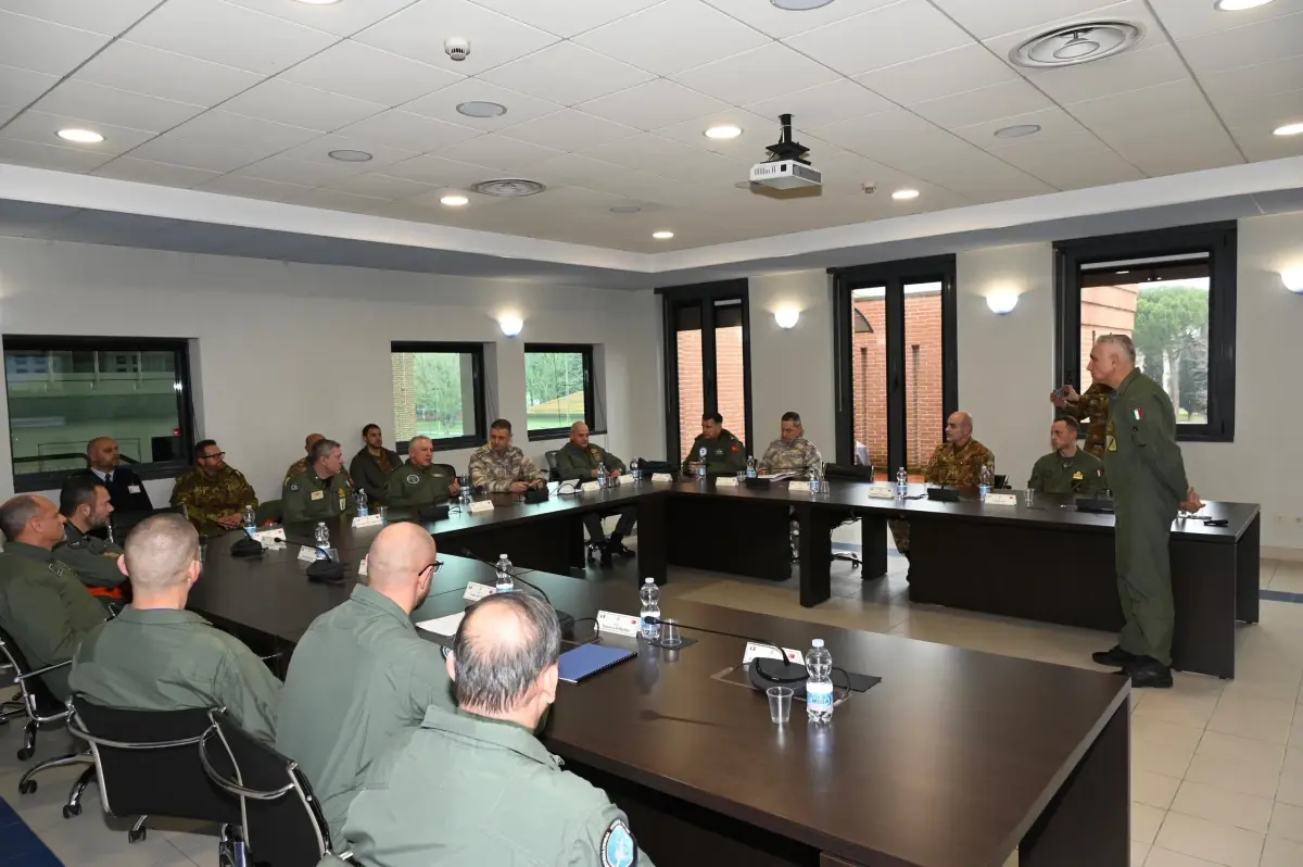 Hava Kuvvetleri Komutanı İtalya\'da