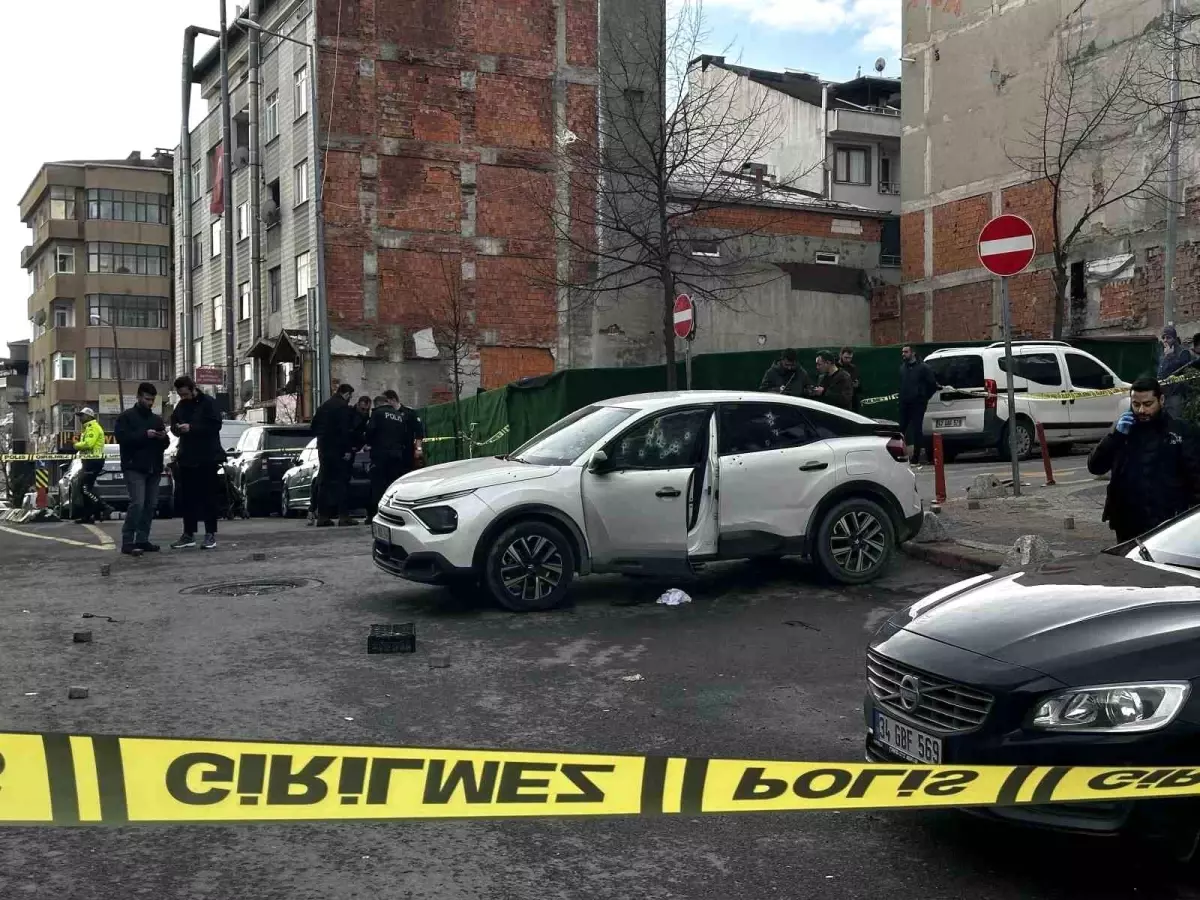 İstanbul\'un ortasında suikast! Kurşun yağdırdılar, o anlar kamerada