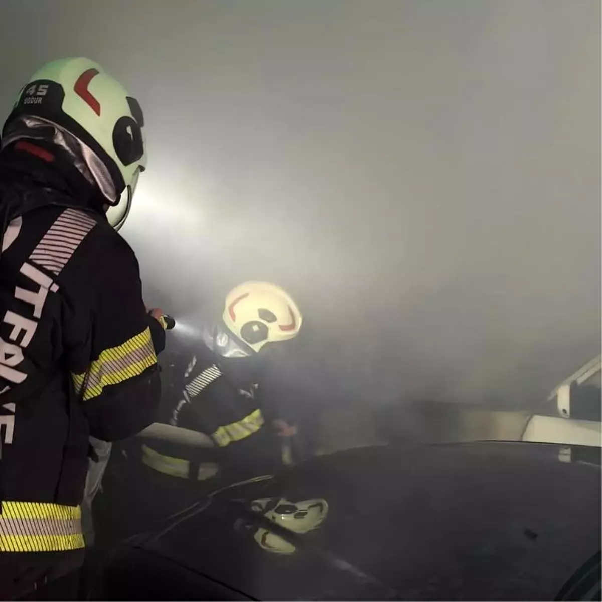 Pamukkale\'de Otopark Yangını Paniğe Neden Oldu