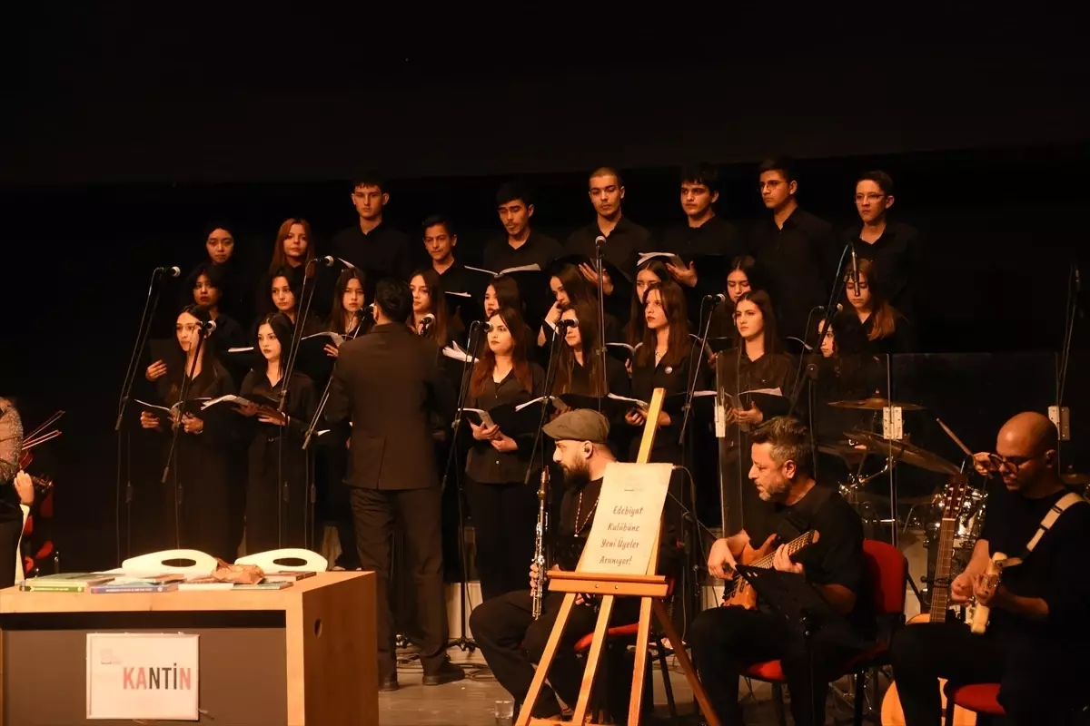 Karaman\'da \'Kim Var?\' Projesi Sahnelendi